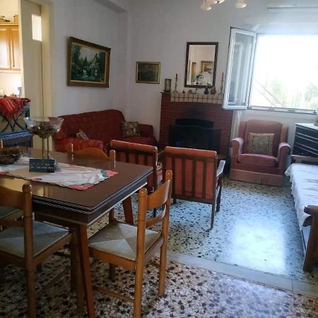 Вілла Vacation House Dionysia Егіо Екстер'єр фото